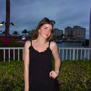 Meet your Posher, Ava